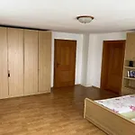דירה Haus Elfriede נויקירשן ביים הייליגן בלוט